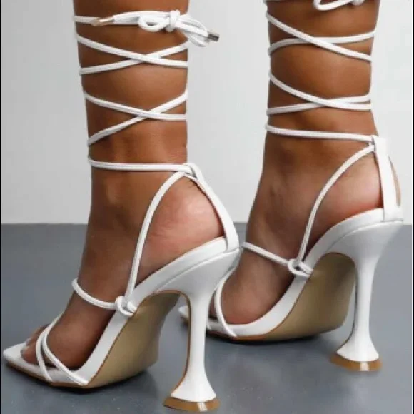 Never Worn White Heels - Picture 7 of 9